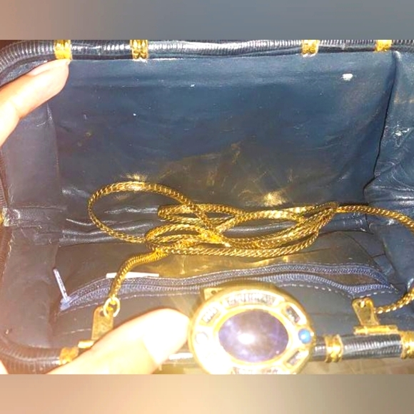 Ashneil Vintage Leather Purse - Picture 5 of 5